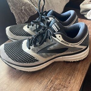 Brooks Revel 1